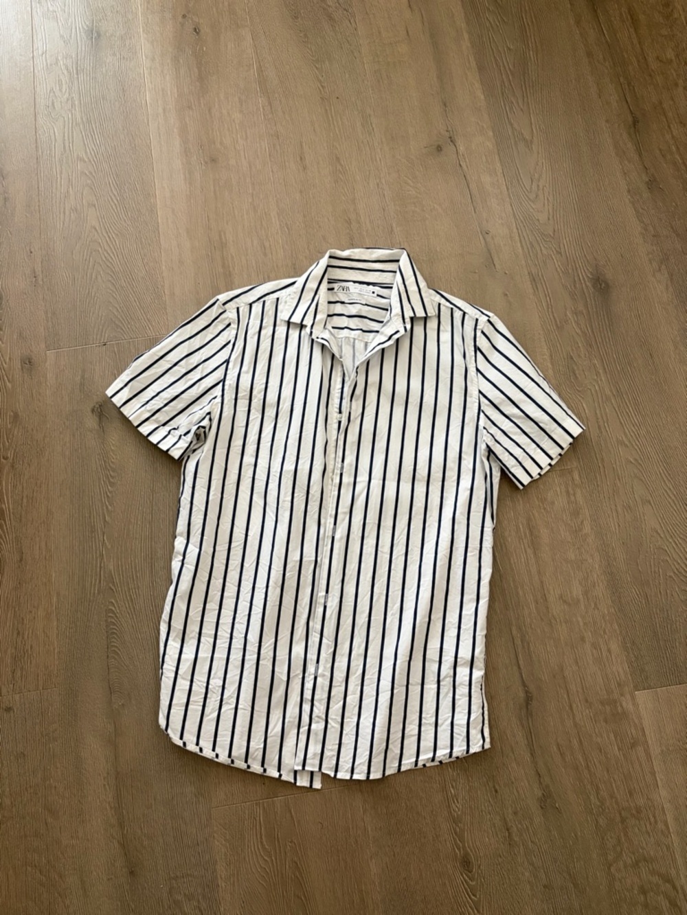 Zara White Short-Sleeve Button-Down Shirt with Navy Vertical Stripes - Picture 1 of 3